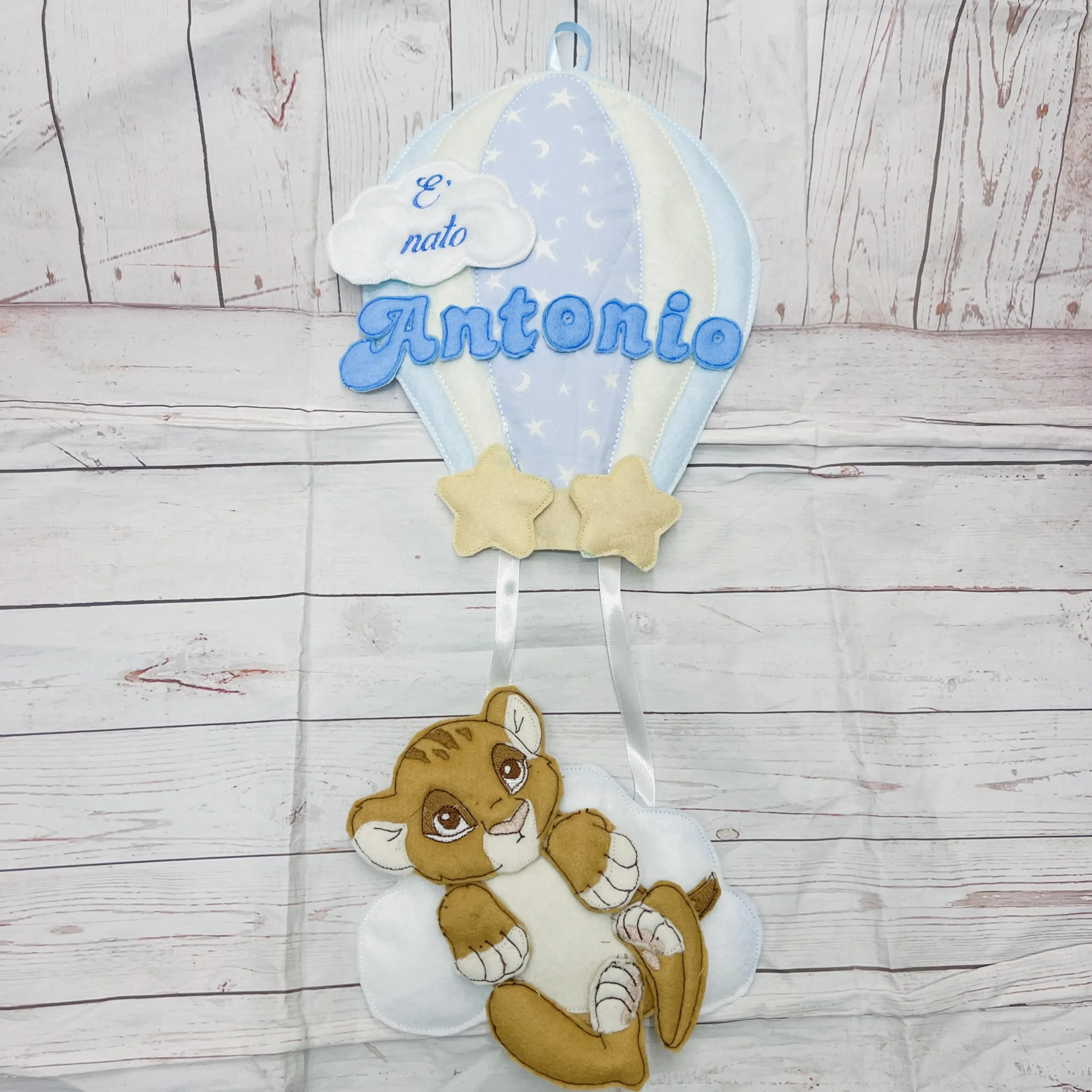 Fiocco nascita con nome | coccarda benvenuto bimbo bimba | mongolfiera leone | 45 centimetri
