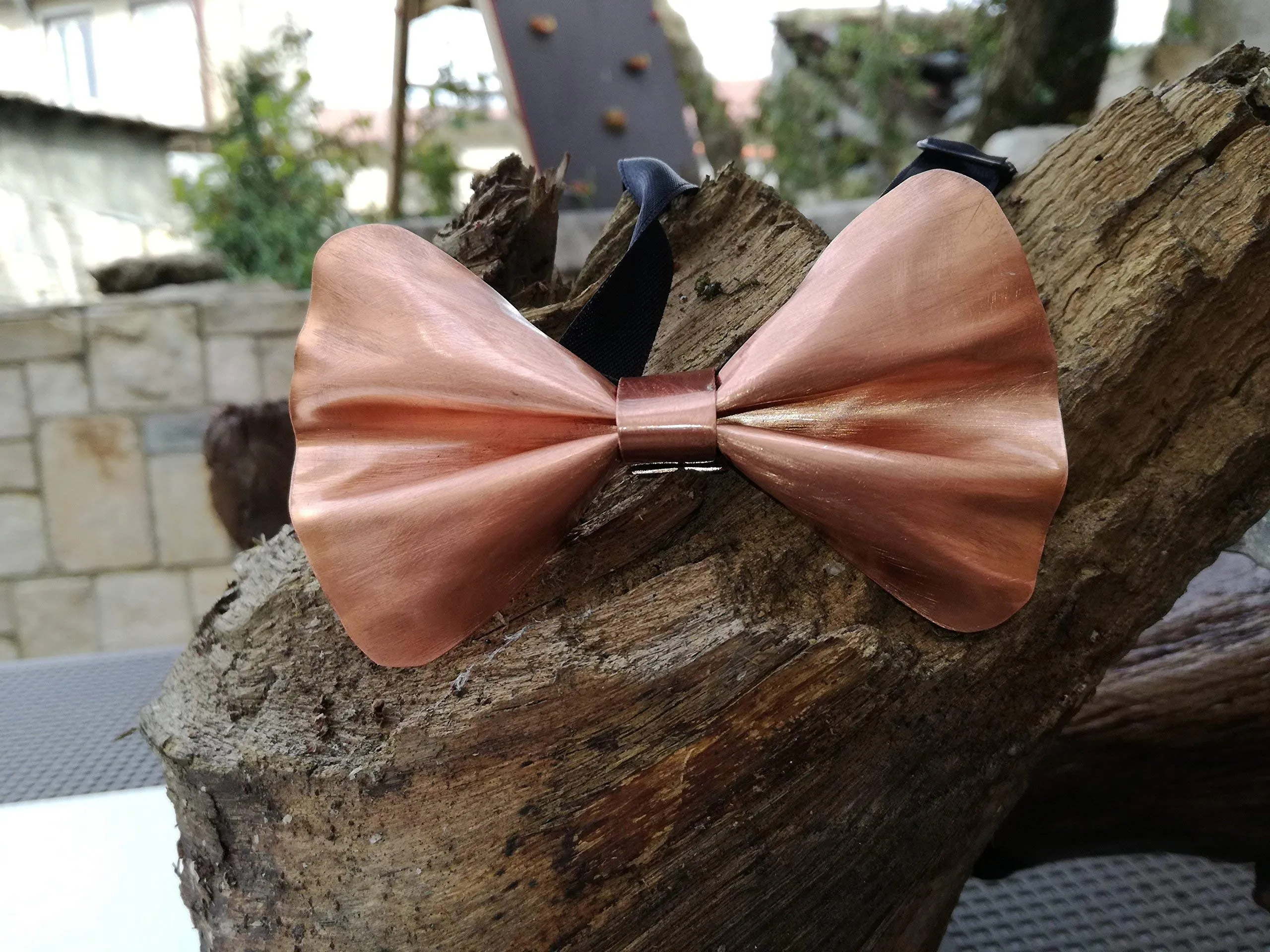 Papillon realizzato a mano in metallo. Papillon in rame.
