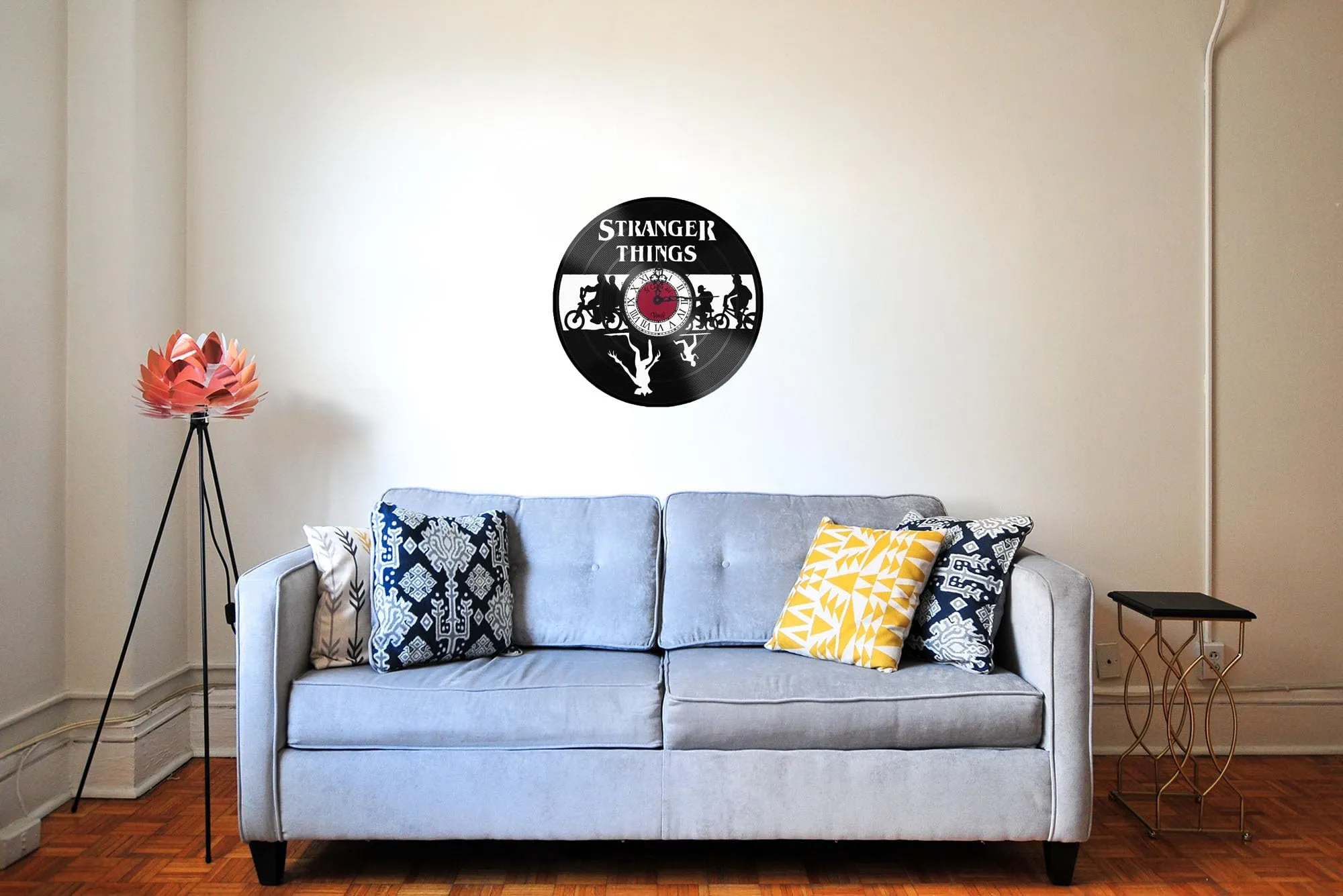 Orologio da Parete in Vinile Serie TV – Design Stranger Things – Decorazione Cameretta e Studio - Idea Regalo per Fan della fantascienza - orologio silenzioso - catoju