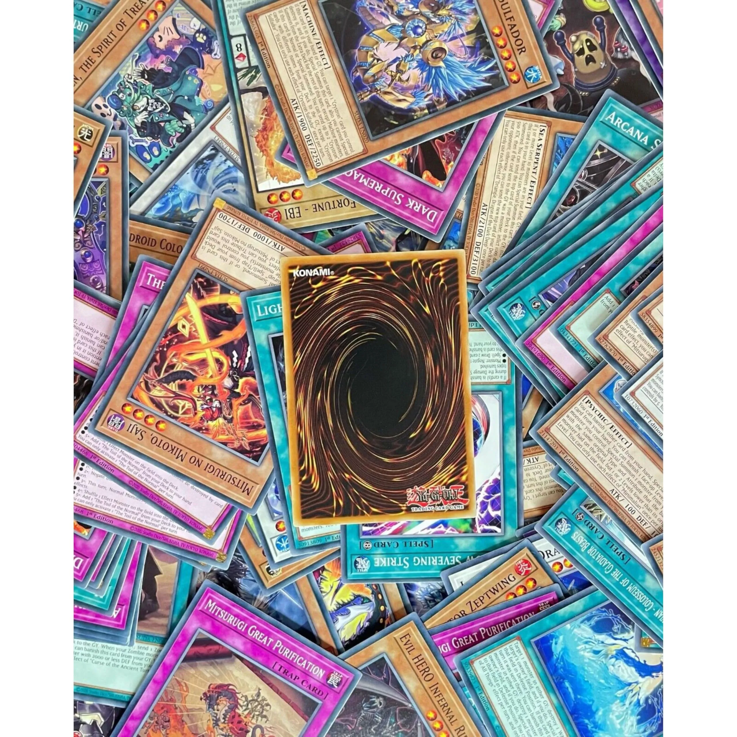 YuGiOh 50 Carte assortite – Set Casuale – Perfette per Collezionisti, Mazzi da gioco e Regali – Carte Originali Konami in Italiano