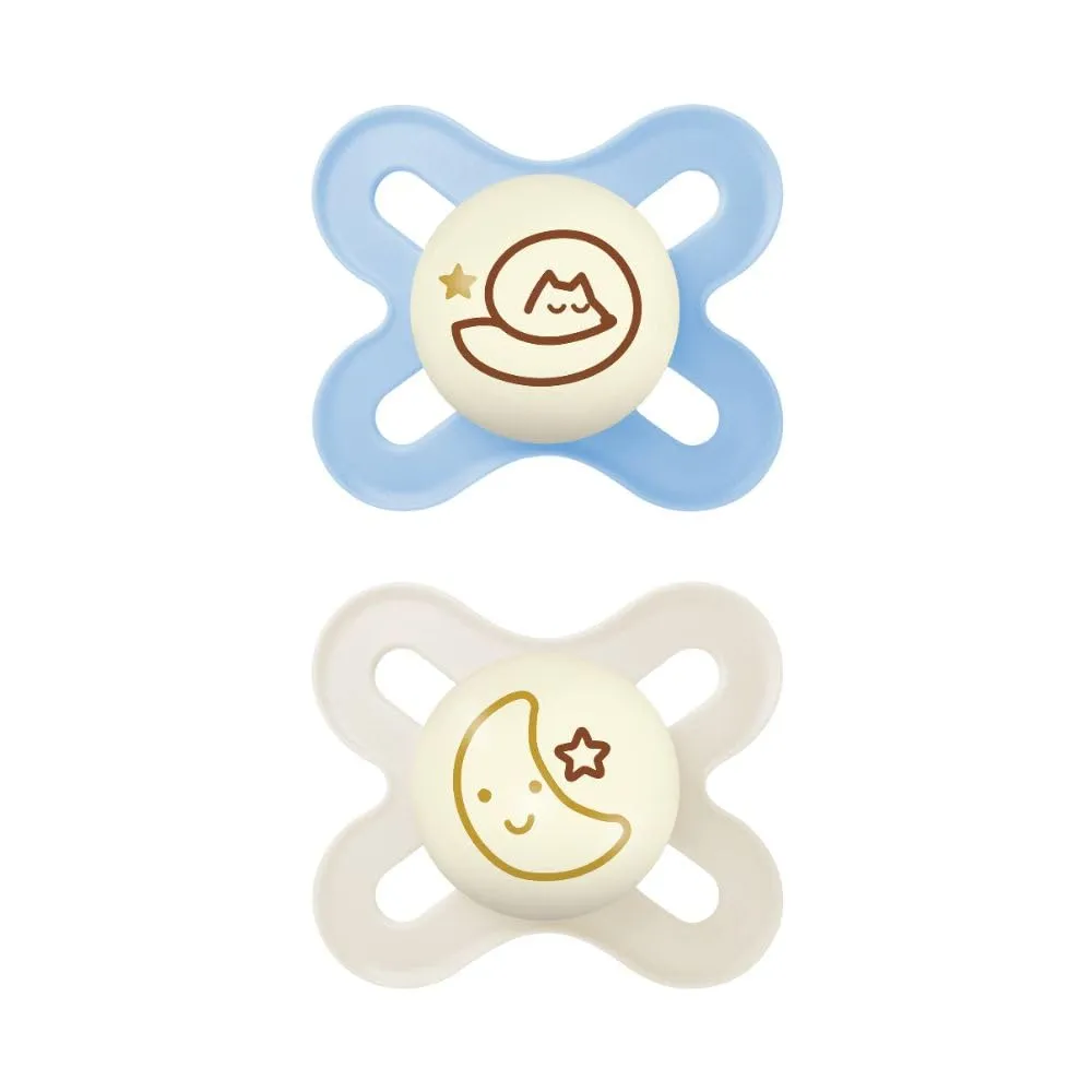 MAM Original Start Night Succhietto 0-2 Mesi (Set da 2), Ciuccio MAM che si illumina al buio con tettarella in caucciù, Kit da 2 accessori neonato con porta ciuccio sterilizzatore, Celeste Notte
