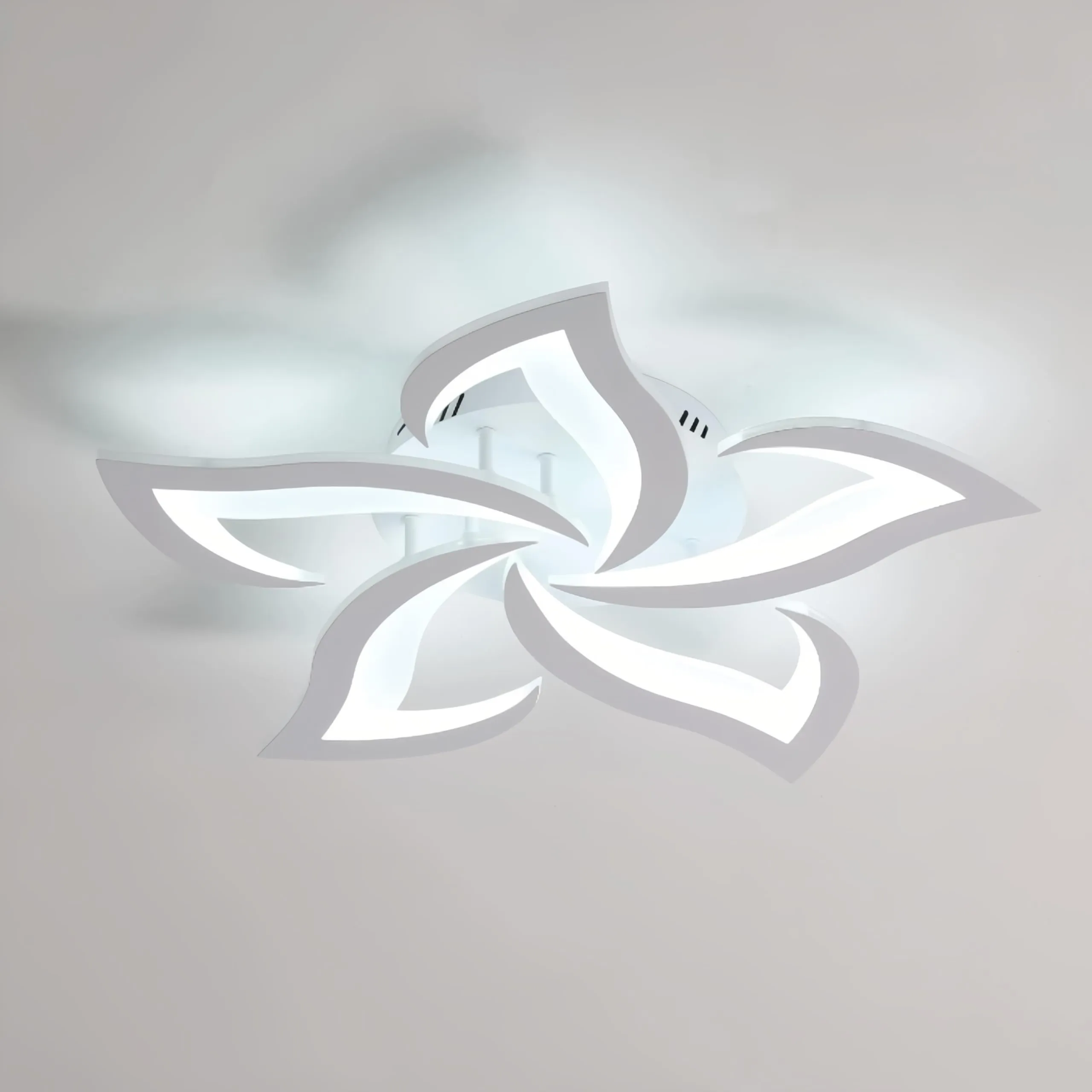 Comely Plafoniera LED Soffitto, 60W 6750LM Lampada da Soffitto Moderna, Plafoniera LED Design a Petalo Elegante per Soggiorno Camera da Letto Sala da Pranzo Bagno (Bianco Freddo 6500K, Diametro 60cm)