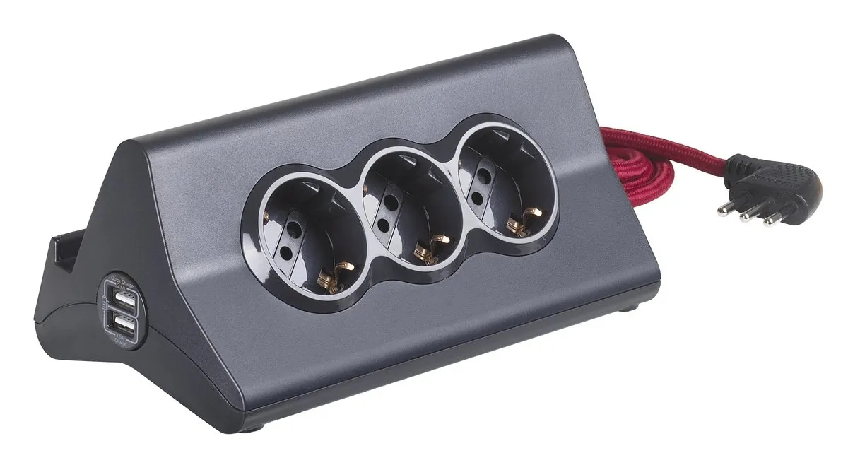 BTicino S3713GBU Ciabatta Multipresa da Scrivania con Spina 10 A, 3 P30, 2 Prese USB, Interruttore, 2 m, Nero