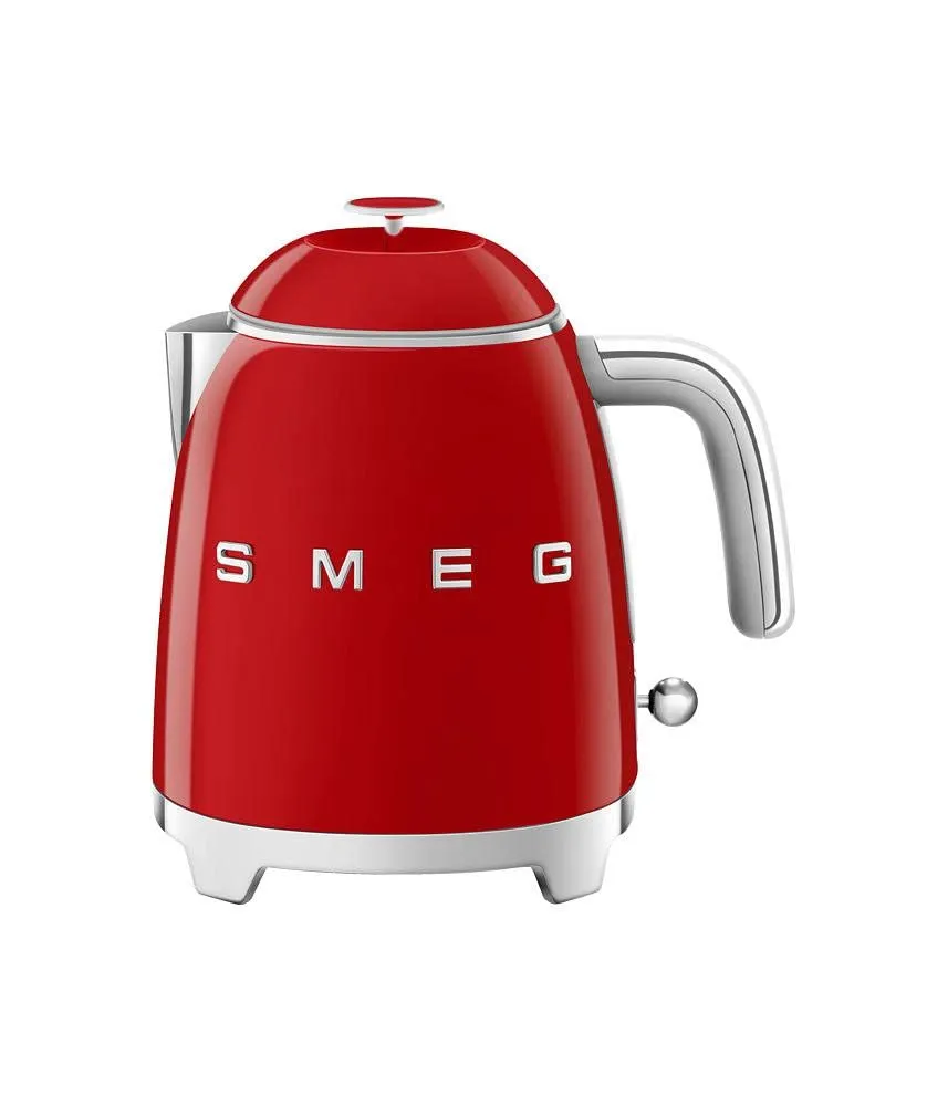 Smeg, Bollitore Elettrico Piccolo KLF05RDEU 0,8 L, Filtro Acciaio Inox, Autospegnimento di Sicurezza, Indicatore Livello Acqua, Base Antiscivolo e Avvolgicavo Integrato, Potenza 1400W, Rosso