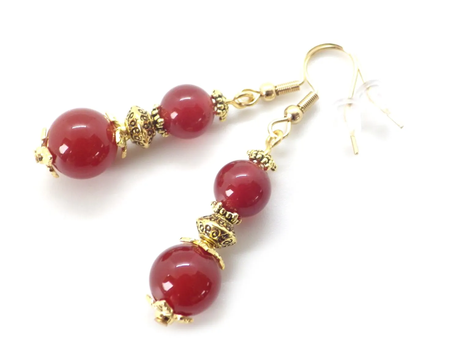 Orecchini in acciaio inossidabile placcato oro con perline di corniola rossa e perline in ottone dorato