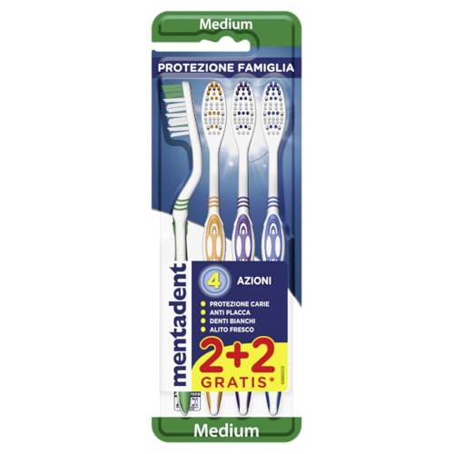 Mentadent Protezione Famiglia, 4 Spazzolini Setole Medie, Setole con Multi-angolazione, Manico Tripla Angolazione, Setole Lucidanti per la Prevenzione delle Macchie, Pulisci-lingua Morbido