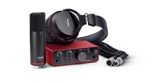 Focusrite Scarlett Solo Studio (4° gen.), pacchetto con interfaccia audio USB per cantautori e produttori, microfono a condensatore e cuffie, ideale per registrazioni, streaming e podcast