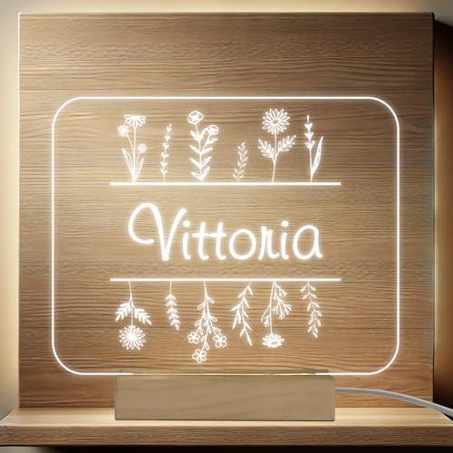 CandleSweetCandle - Lampada LED 3D Personalizzata con Nome Inciso - Luce Notturna Perfetta per Cameretta Bambini, Scrivania e Decorazione Tavolo Torta - Regalo Ideale per Nascita, Compleanno e Natale