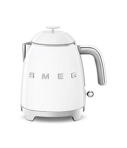 Smeg, Bollitore Elettrico Piccolo KLF05WHEU 0,8 L, Filtro in Acciaio Inox, Autospegnimento di Sicurezza, Indicatore Livello di Acqua, Base Antiscivolo e Avvolgicavo Integrato, Potenza 1400W, Bianco