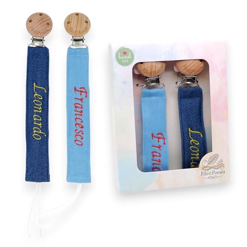 Filo e Poesia Catenella Portaciuccio Con Nome, Personalizzata con nome ricamato, tanti modelli e colori Portaciuccio da poter scegliere, ottima idea regalo per Baby Shower. 2 Pezzi (Blu-Azzurro)