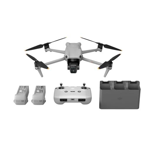DJI Air 3 Fly More Combo con radiocomando DJI RC-N2, drone con doppia fotocamera principale con teleobiettivo medio e grandangolare 4K HDR, autonomia di 46 min, 48 MP, O4, due batterie aggiuntive