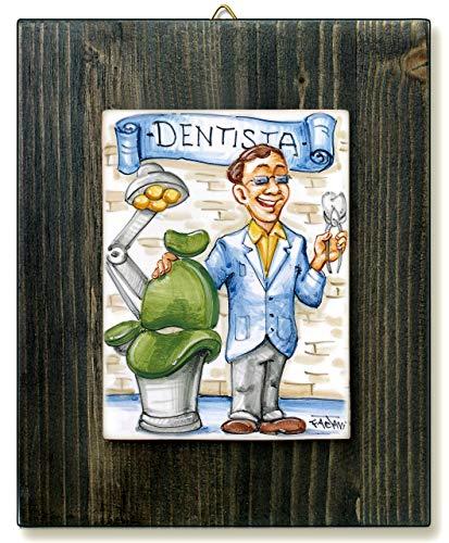Dentista uomo - Idea regalo simpatica - Quadretto con mattonella in ceramica realizzata a mano, dimensioni cm13x16. Made in Italy. Gadget mestieri e lavori.