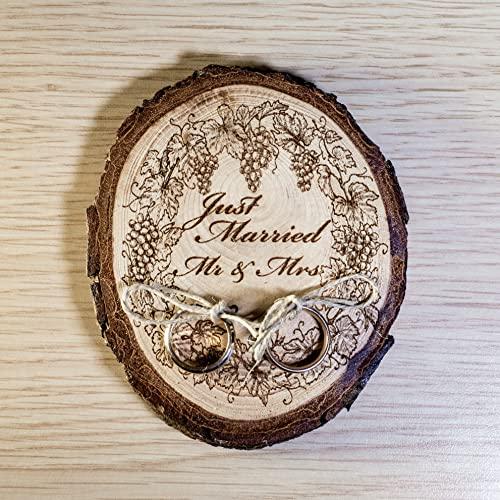 Porta fedi su fetta di legno tema uva viti vino, circa 9/10 cm, portafedi per matrimonio o altro evento speciale anniversario, fedi nuziali