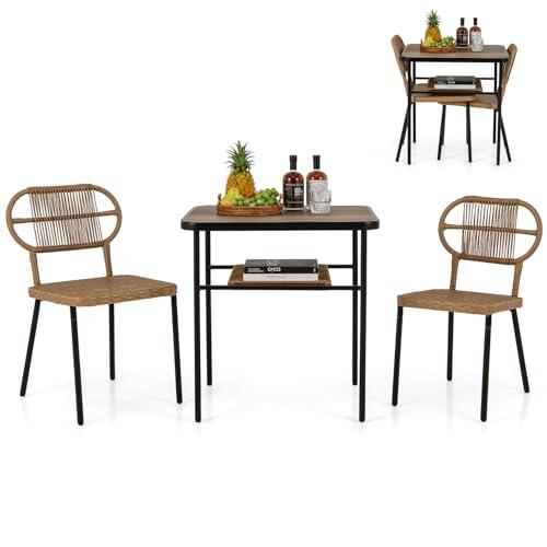 COSTWAY Salottino da Esterno in Rattan e Metallo, Set da Giardino con 2 Sedie Impilabili e Tavolo con Ripiano, Set di Conversazione per Patio e Pranzo