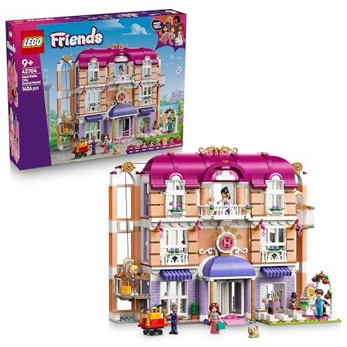 LEGO Friends Grand Hotel di Heartlake City Giocattolo - Modello in Miniatura con 6 Mini Bamboline, 2 Figurine di Animali e Accessori - Regalo di Compleanno per Bambine da 9 Anni in su - 42704