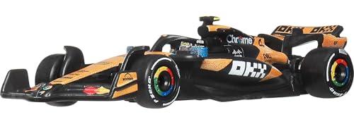 Hot Wheels Premium Formula 1 - McLaren Race Team Driver 2, auto da corsa collezionabile in scala 1:64, telaio in metallo e pneumatici Real Riders, per fan e collezionisti, JKD88