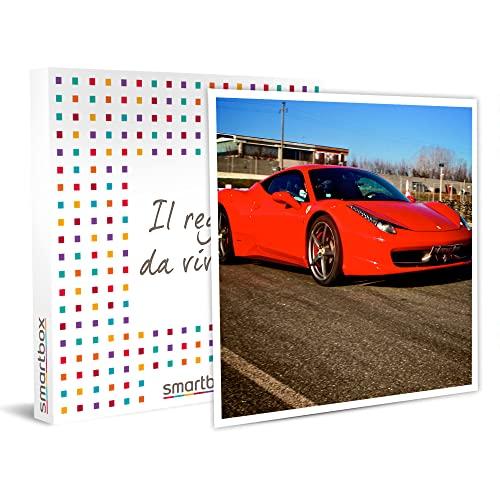 Smartbox - Cofanetto regalo Ferrari 458: 5 giri adrenalici presso il Circuito di Castelletto di Branduzzo - Idea regalo per lui