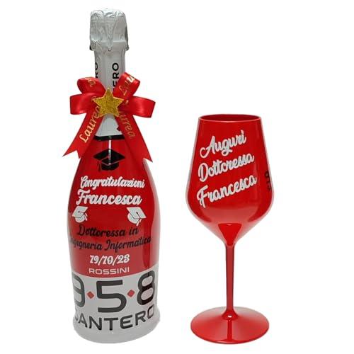 BOTTIGLIA Spumante e 1 Bicchiere Rosso Personalizzabili ideali per Laurea con 3 Tocchi applicati sulla bottiglia, Scritta e Fiocco con Dettaglio da scegliere in fase di personalizzazione