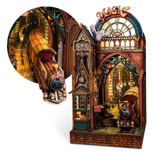 FUNPOLA Puzzle 3D LED Magic Station Book Nook Kit – Miniatura magica in legno con spazio di estensione infinito, inserto DIY per libreria e idea decorativa regalo (Stazione Magica)