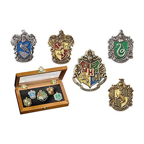 Hogwarts House Pin - Five pin in vetrina. Harry Potter Noble Collection, Argento, 15.24 x 10.16 x 3.81 cm
