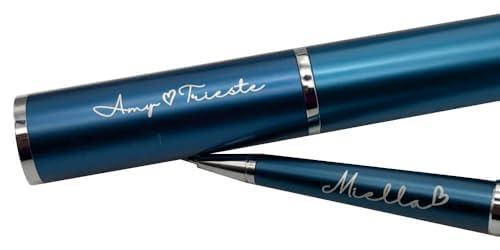 Penna a sfera con custodia cilindrica inclusa, PERSONALIZZABILI con INCISIONE. Disponibile in vari COLORI. Ideale per REGALI aziendali, di laurea, compleanno, natale, occasioni varie. (Grigio scuro)