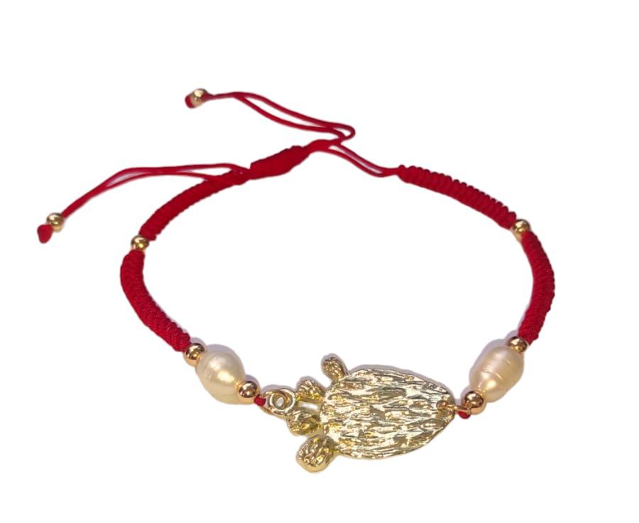 Bracciale Con Fico D'India Con Perle Di Fiume Cordoncino Regolabile con Ciondolo In Ottone Dorato Martellato Idea Regalo, Fatto a Mano, Gioielli Siciliani Unisex Sicilia Cordoncino Pala Perle (Rosso)