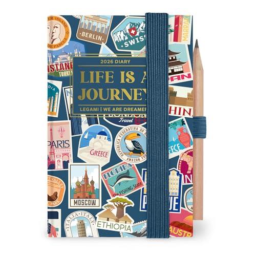 Legami - Agenda Fotografica Bigiornaliera Mini 2026, Travel Stickers, 12 Mesi, Rubrica e Matita Inclusa, Chiusura con Elastico, Gennaio 2026-Dicembre 2026, in Carta FSC Certificata, 7x10 cm
