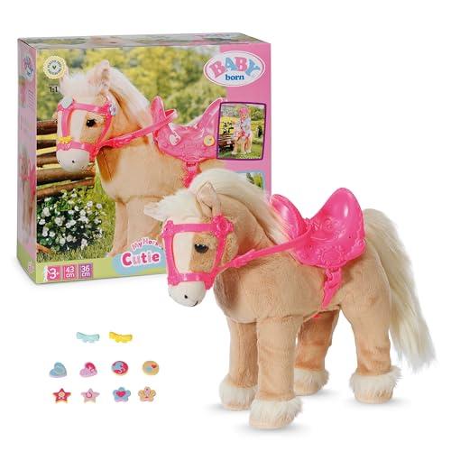 BABY born Il Mio Cavallo Cutie – Peluche con suoni e funzione di camminata – Include sella, briglie e pin decorativi – Funziona a batterie – Adatto ai bambini dai 3 anni in su