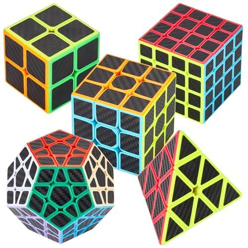 Coolzon Speed Cube Set, 5 Pack Magic Cubes 2x2 + 3x3 + 4x4 + Pyraminx + Megaminx Cubo Magico per Bambini Adulti Puzzle Cubes con Adesivo in Fibra Carbonio