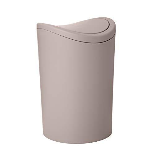 TATAY Cestino Bagno con Coperchio Basculante | Design Compatto e Moderno | Plastica Resistente e Facile da Pulire | Prodotto in Spagna con Capacità 6L | 19 x 19 x 28 cm – Taupe