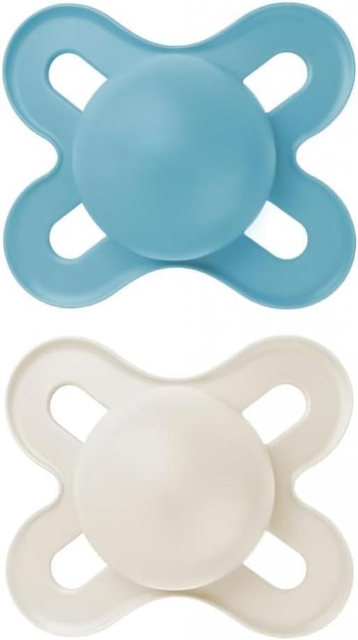 MAM Original Start Succhietto 0-2 Mesi (Set da 2), Ciuccio MAM 0-2 mesi con tettarella ortodontica in caucciù, Kit da 2 accessori neonato con porta ciuccio sterilizzatore, Azzurro/Neutro