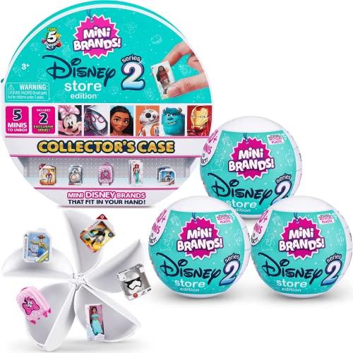 5 SURPRISE Giocattolo da Collezione 5 Mini Marche A Sorpresa Disney Store Serie 2 Mystery Capsule, Confezione Combinata, Astuccio da Collezione e 3 Capsule, Cassetta delle Lettere