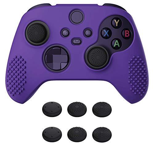 eXtremeRate PlayVital Cover Skin per Xbox Series X S Controller Joystick Custodia Protettiva Silicone Gomma Antiscivolo con 6 Copri Levette Analogiche(3D Borchiate Edizione)-Viola