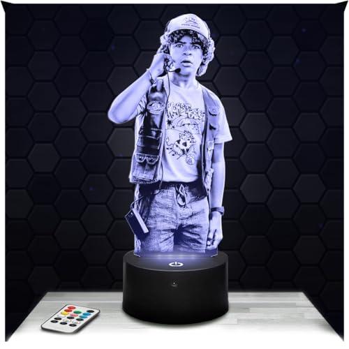 Lampephoto.fr - Lampada 3D Dustin - S. Things Serie Netflix, Luce Notturna Tattile Led, Effetto Ologramma 3D, Idea Regalo Natale Compleanno Uomo Donna, Oggetto decorativo per camera
