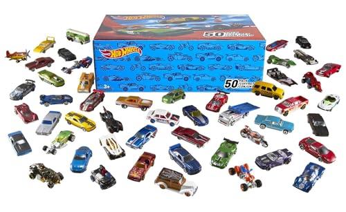 Hot Wheels - Set esclusivo da 50 macchinine, mega confezione firmata Hot Wheels da collezione, ogni veicolo imbustato singolarmente e con decorazioni autentiche, giocattolo per bambini, 3+ anni, V6697