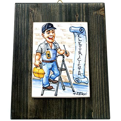 Elettricista - Idea regalo simpatica uomo - Quadretto con mattonella in ceramica realizzata a mano, dimensioni cm13x16. Made in Italy. Gadget mestieri e lavori.