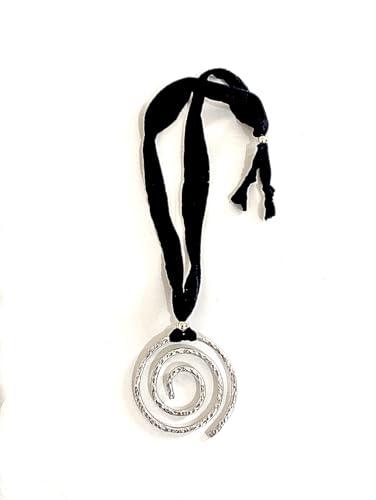 Generico Collana lunga in cotone con ciondolo a spirale grande in alluminio martellato artigianale